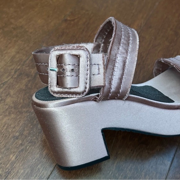 Pedro Garcia Decima Satin Platform Sandals in Metallic Rose, Size US 7/EU 37 - Picture 12 of 14